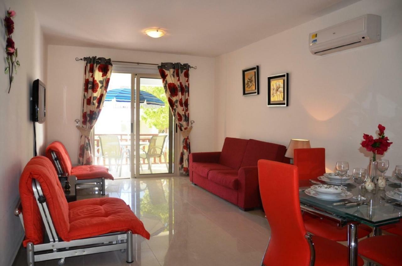 Ground Floor One Bedroom Apartment B2, 3 Pools, Free Wifi Peyia Exterior photo