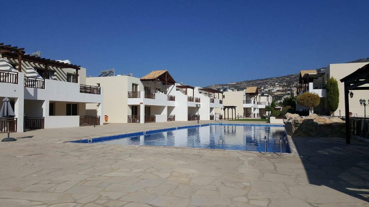 Ground Floor One Bedroom Apartment B2, 3 Pools, Free Wifi Peyia Exterior photo