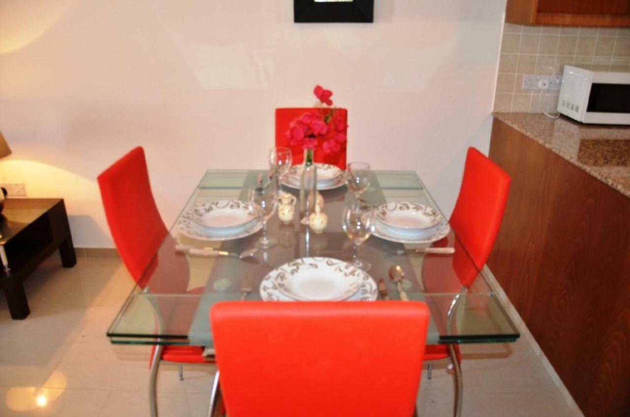 Ground Floor One Bedroom Apartment B2, 3 Pools, Free Wifi Peyia Exterior photo